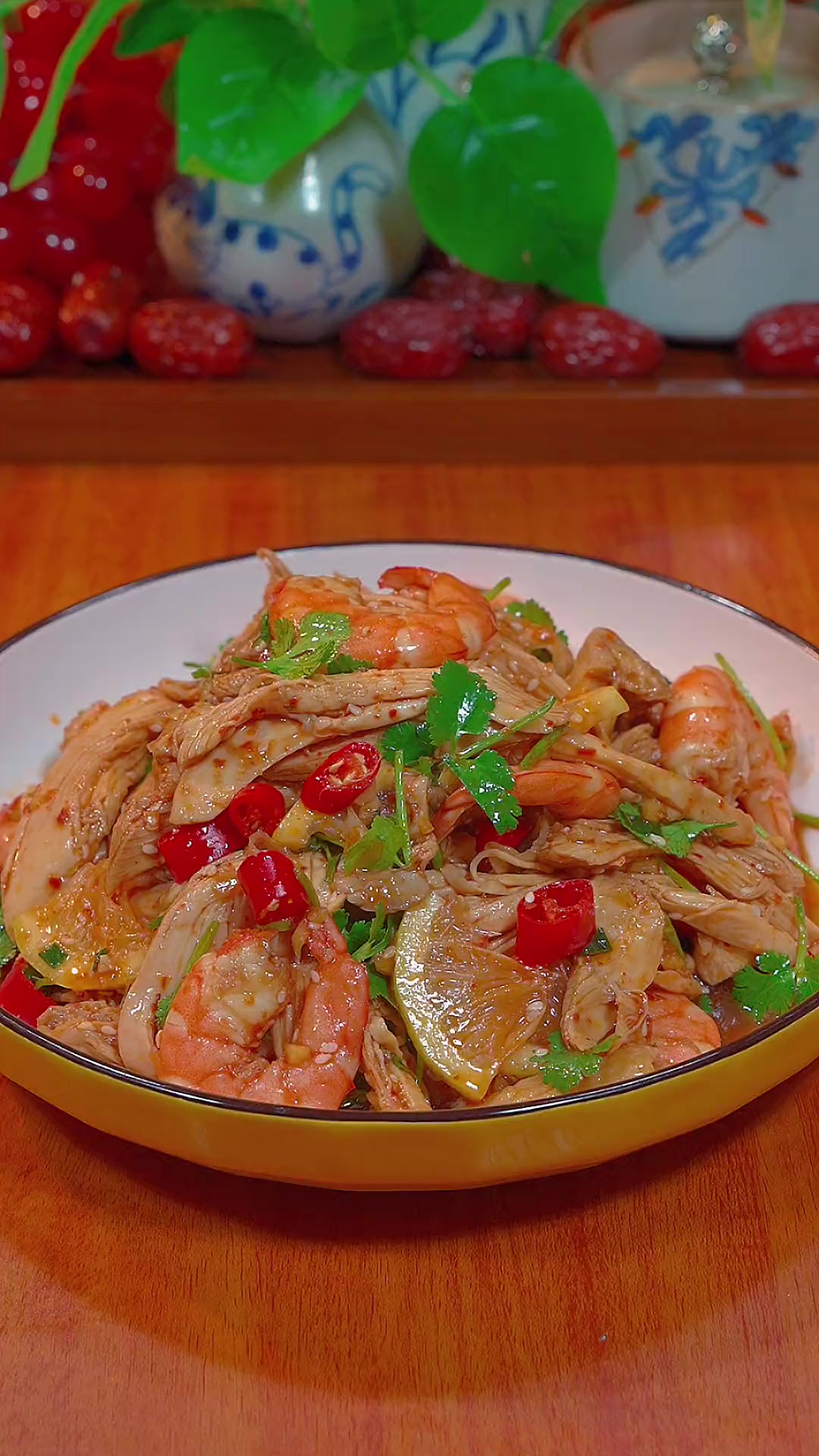 年夜饭第三十一道菜，《柠檬手撕鸡》酸辣嫩滑，非常好吃