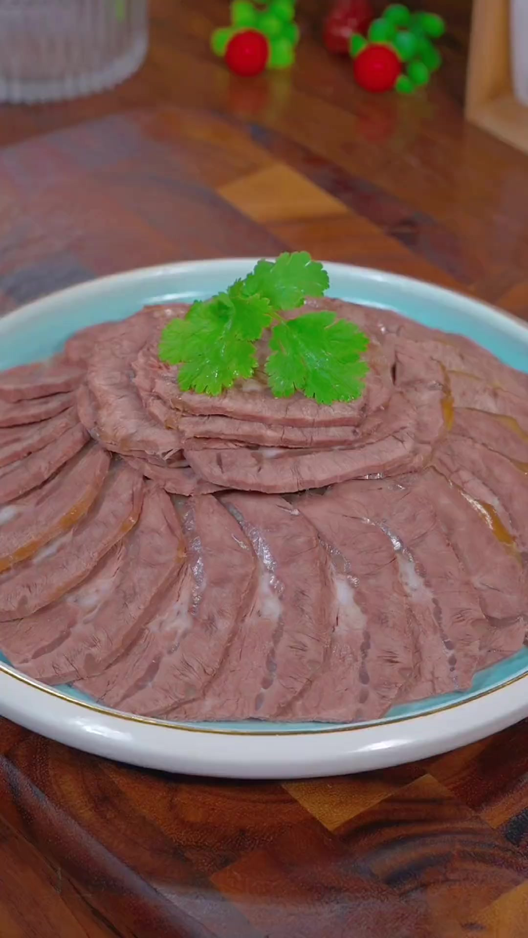 这样做的五香酱牛肉,不仅做法简单,酱香浓郁,真的太好吃了