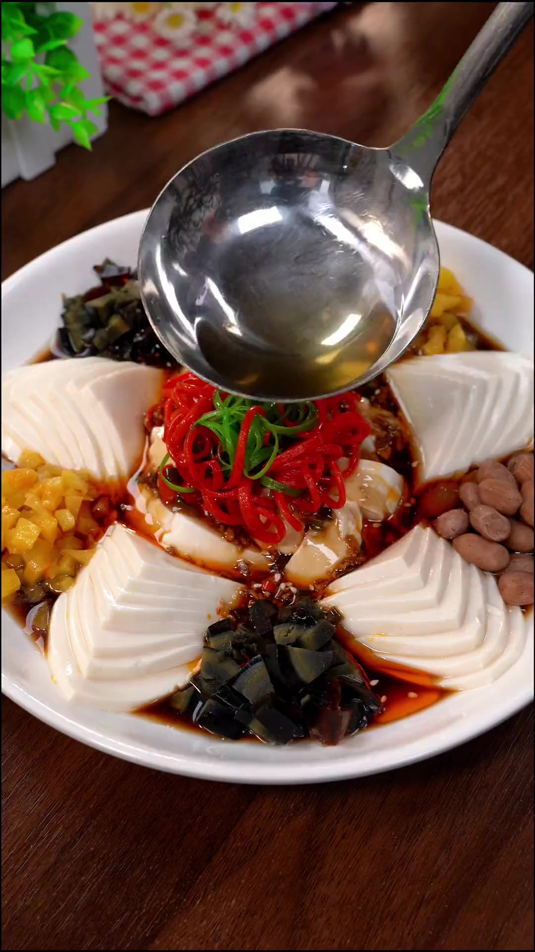 天热没食欲来一盘开胃解腻的凉拌豆腐,好吃又简单
