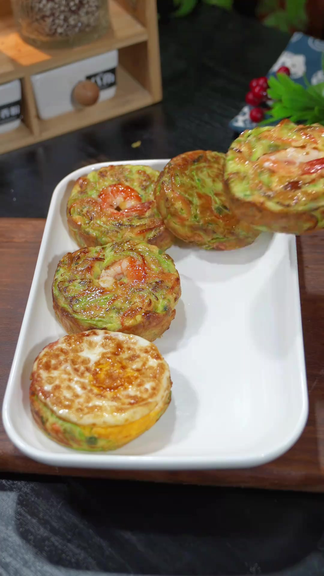 健康的蔬菜汉堡代替了传统的肉汉堡，好吃还简单