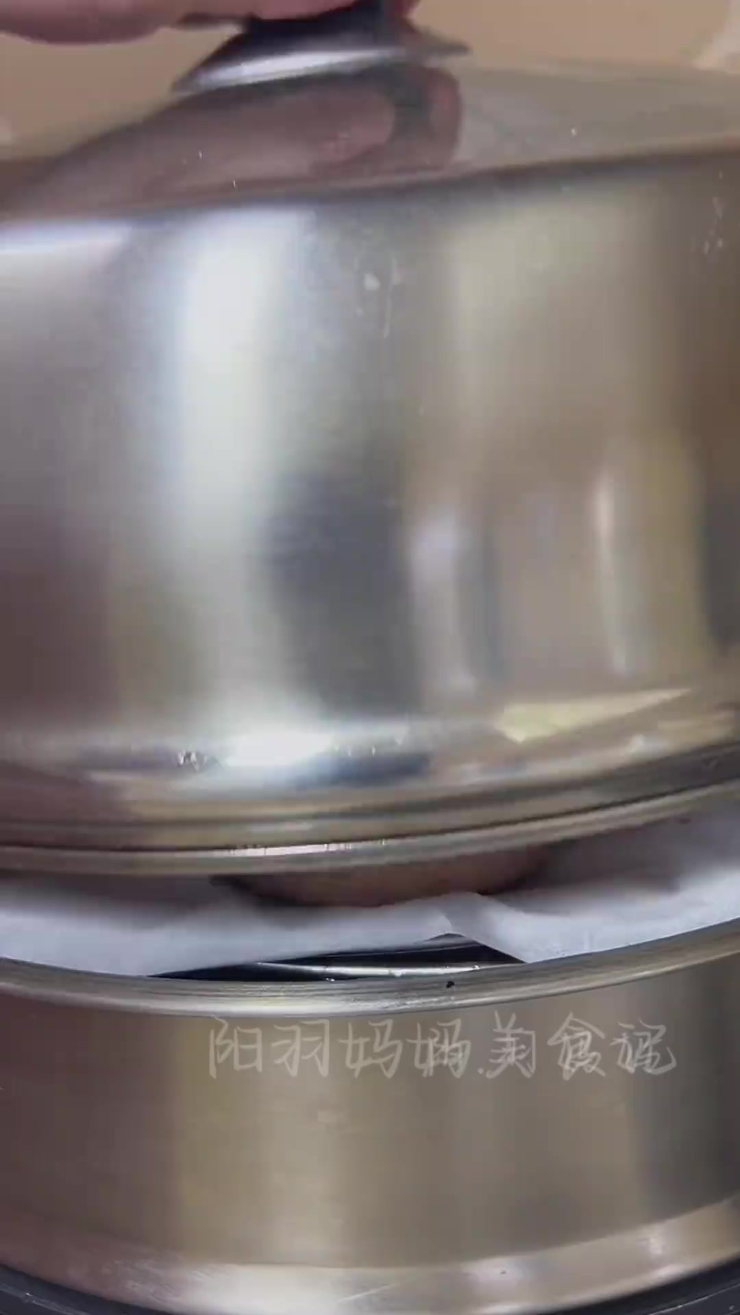 过年大鱼大肉吃腻了，蒸一锅黑全麦青菜包解解腻，好吃不长肉