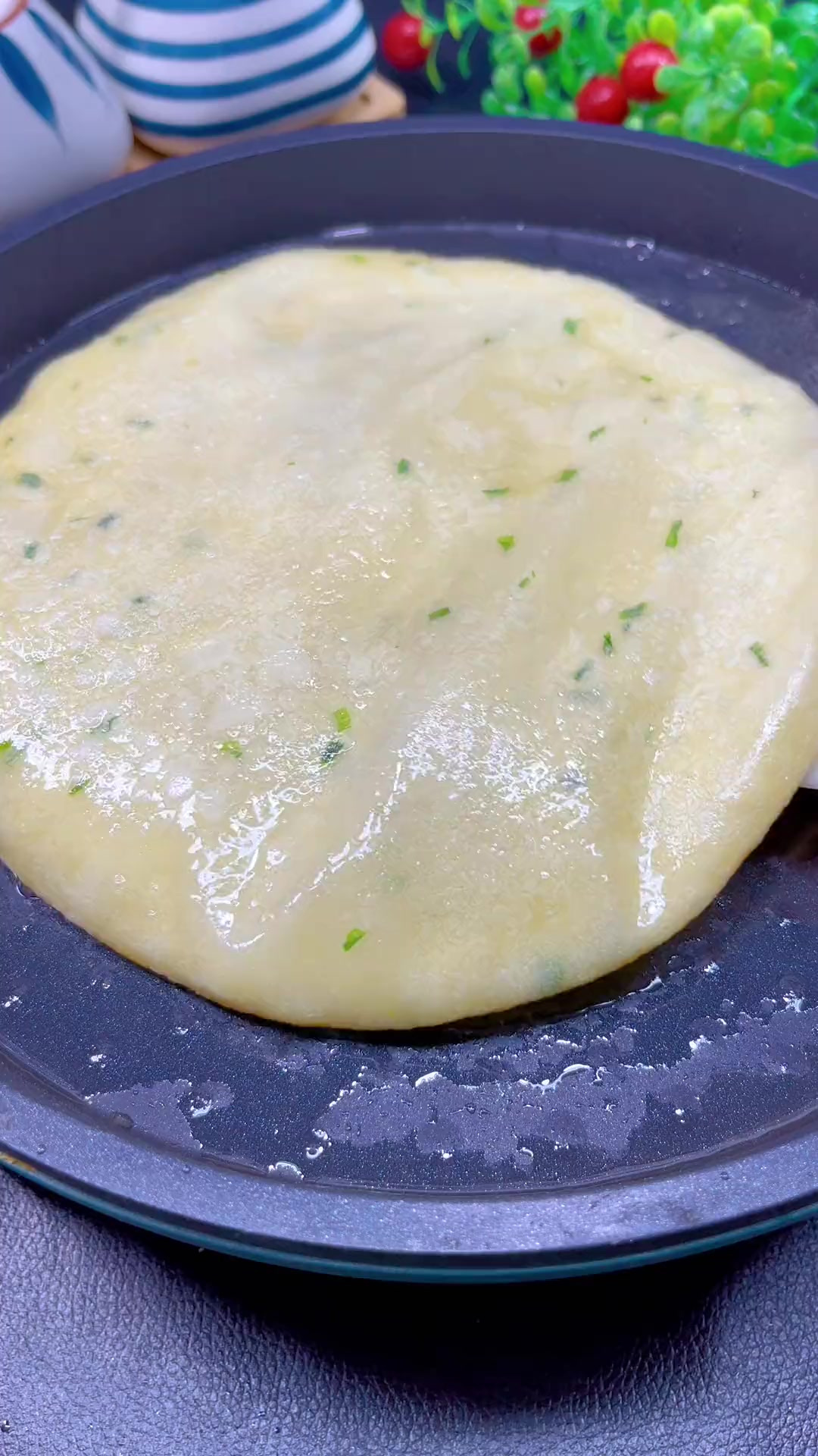 葱花鸡蛋饼做法，柔软多层，太好吃了