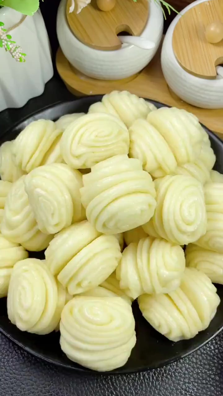 今天用最简单的方法蒸花卷