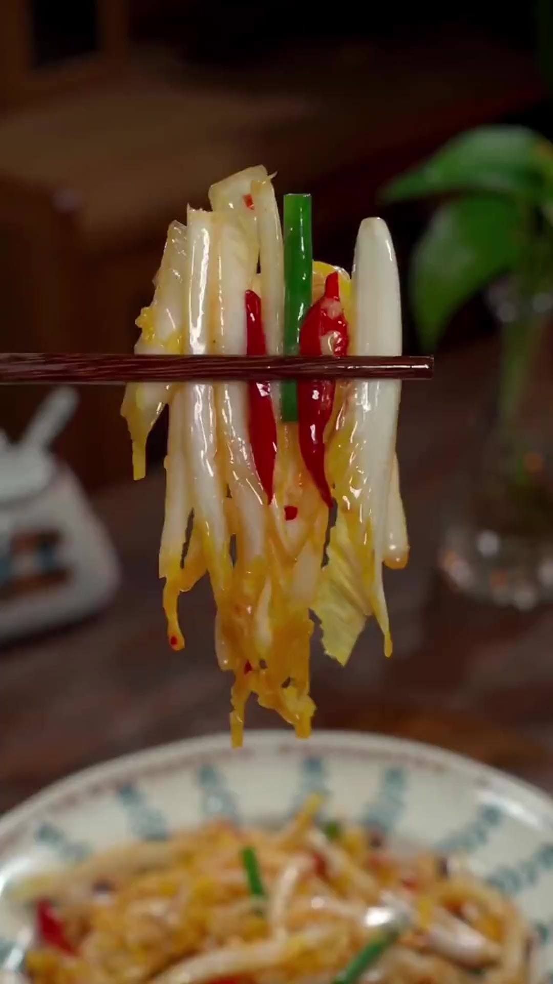 凉拌白菜这样做清脆爽口好吃又下饭