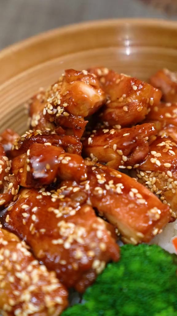 酱香浓郁的照烧鸡腿饭来了！