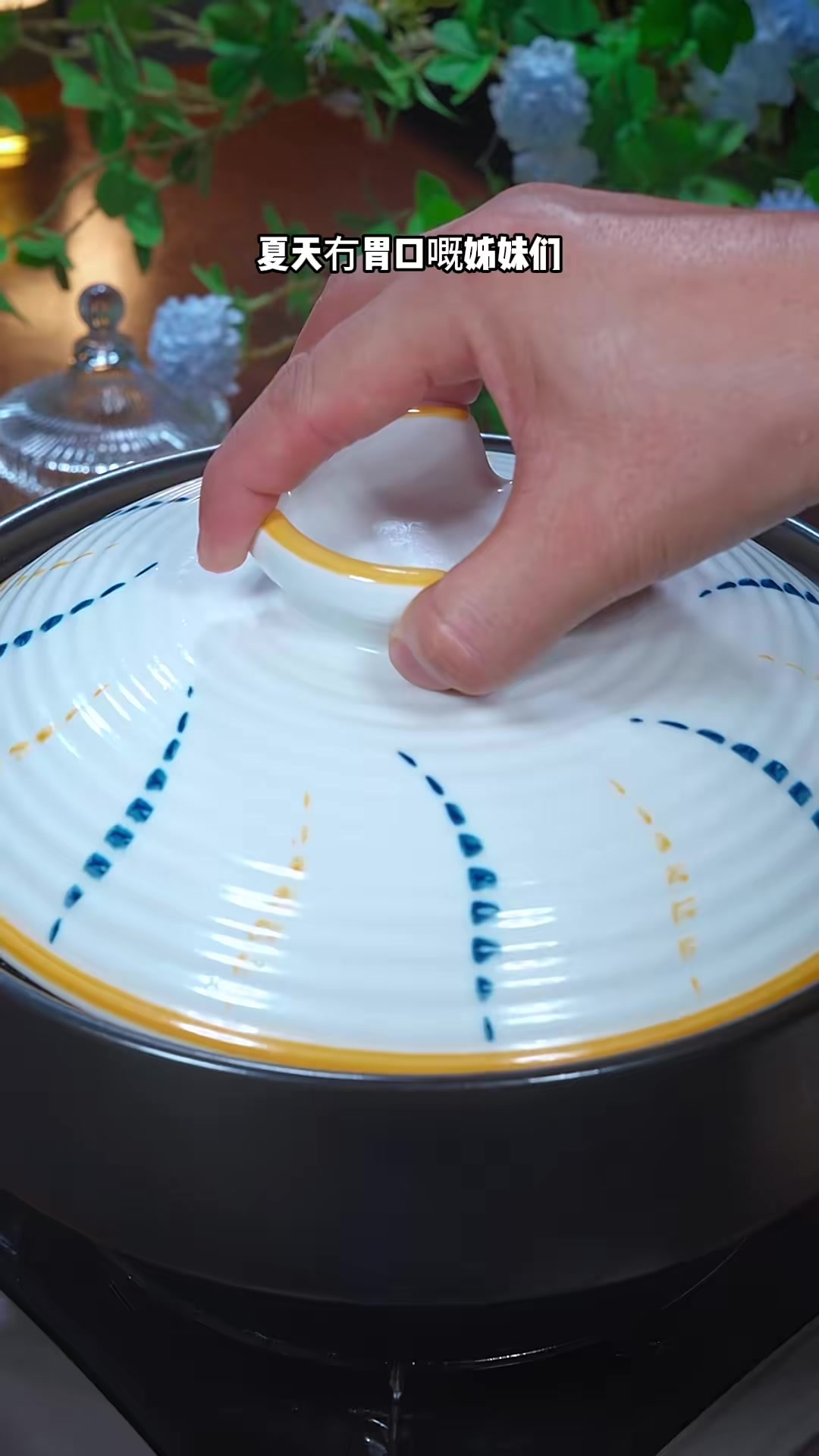 天气热没胃口，做到泰式冬阴功汤吧，又鲜又开胃