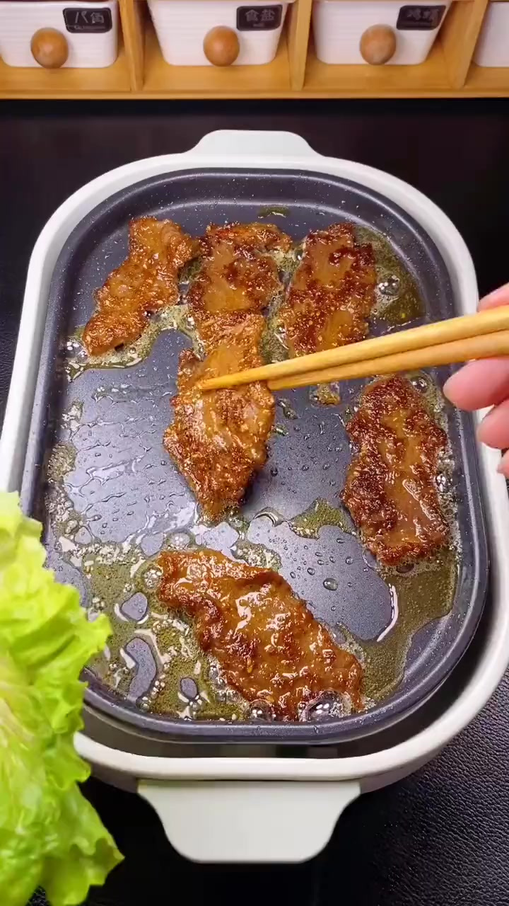 10秒让你学会在家烤牛肉，比烧烤店还好吃