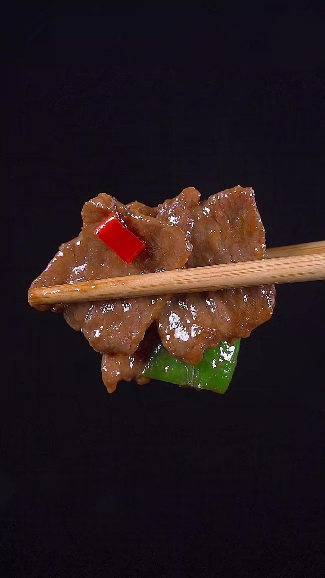 辣椒炒牛肉你像我这样做，嫩滑爽口，一点也不柴