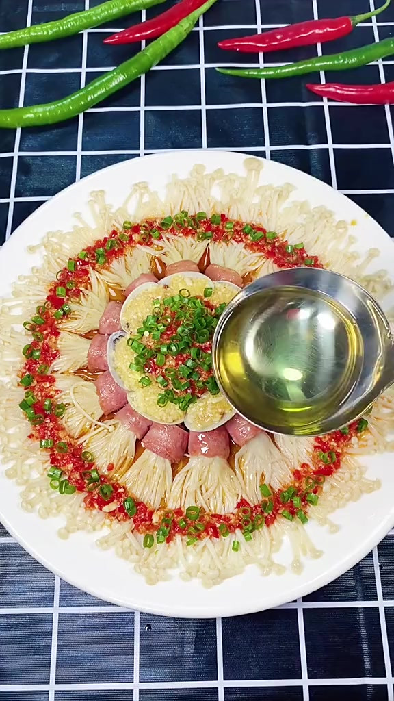 培根金针菇,金针菇这样做好看又好吃,上桌招待客人也有面子