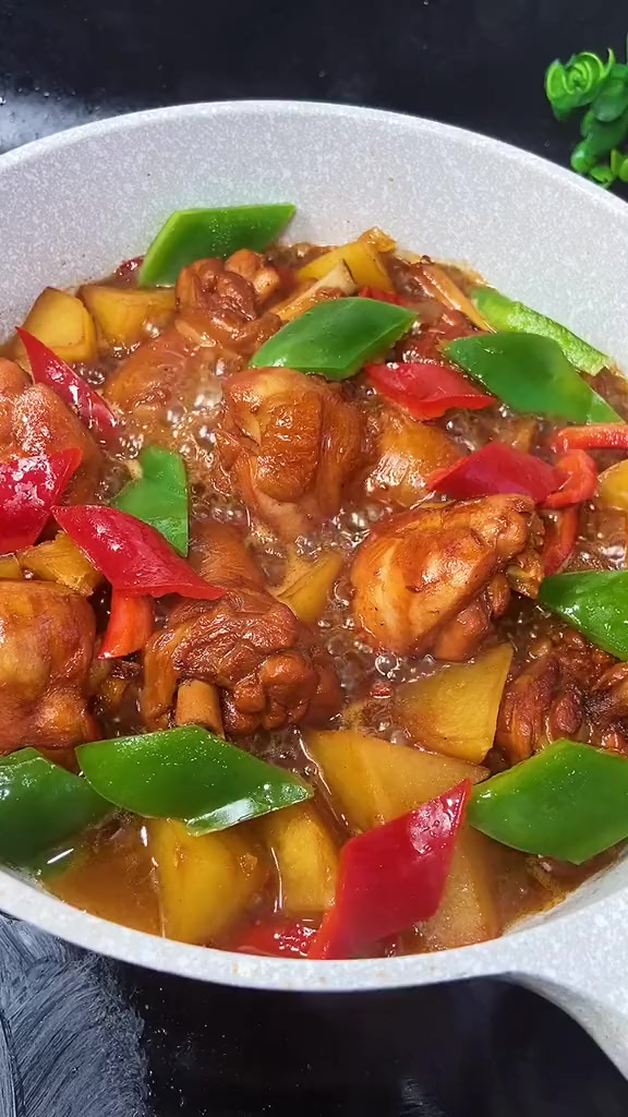 鸡腿做的红烧鸡块好吃还实惠!