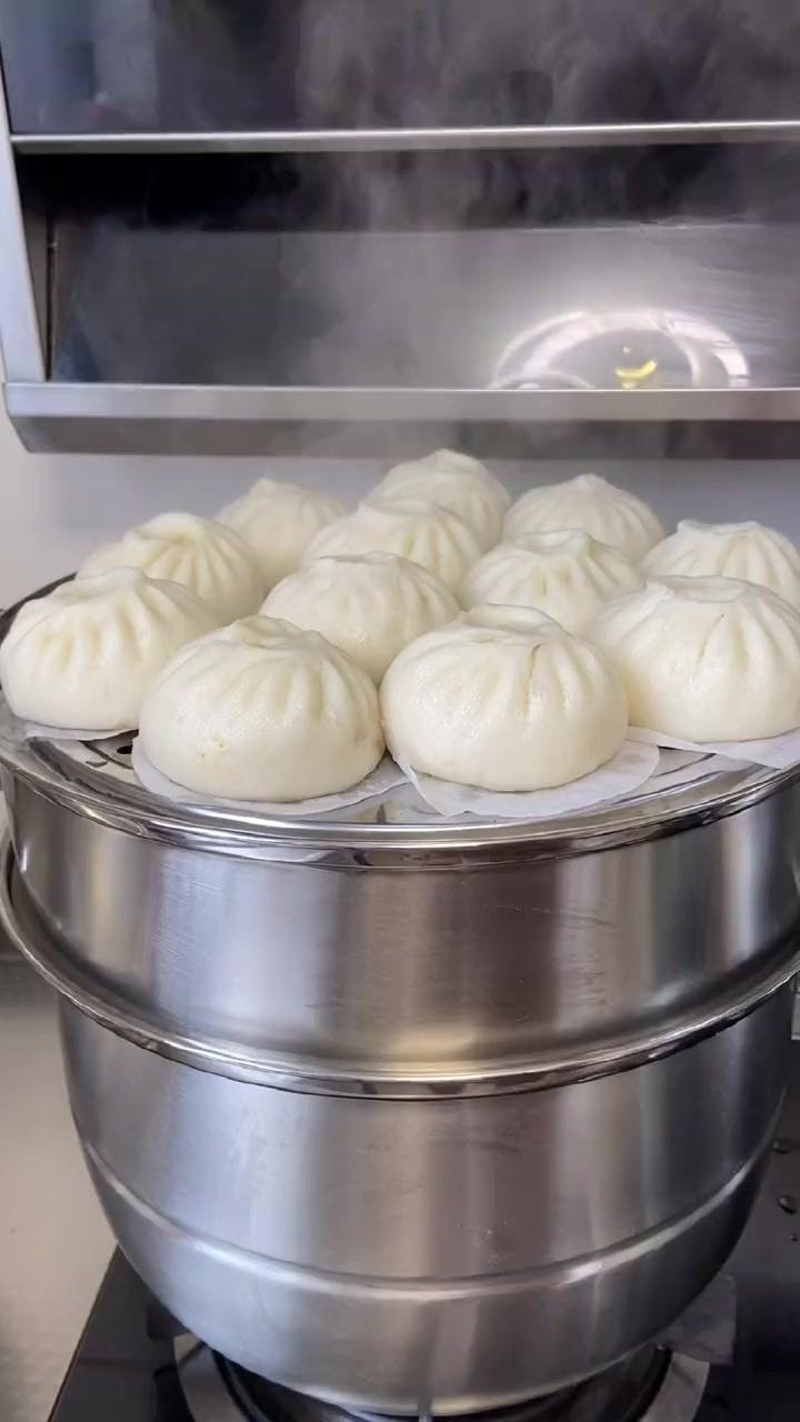 大包子吃够了，来点可爱的小笼包吧，一口一个带汤汁的那种