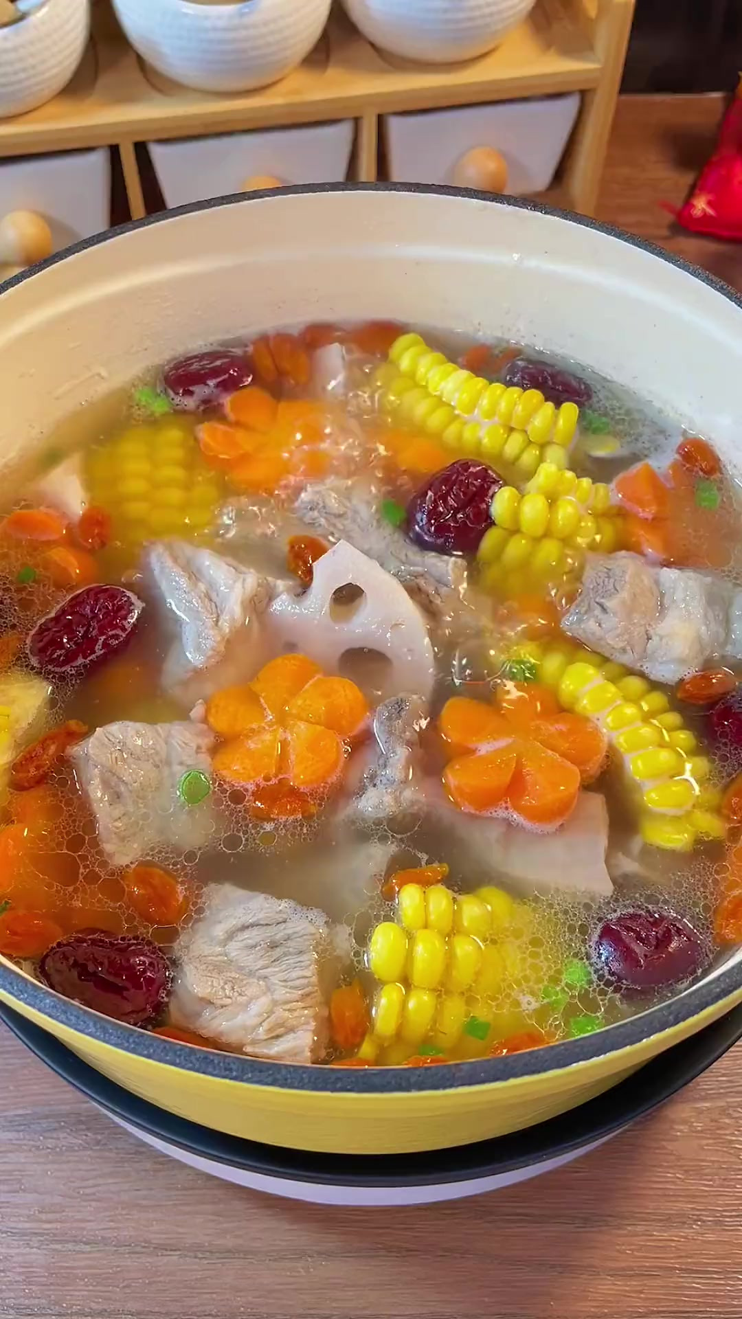 清甜好喝的排骨汤，热乎乎来一碗暖心又暖胃！