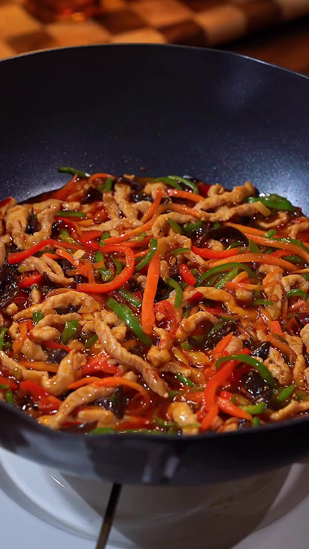 家庭版鱼香肉丝的做法，超家常的一道家常菜，这个方法一看就会