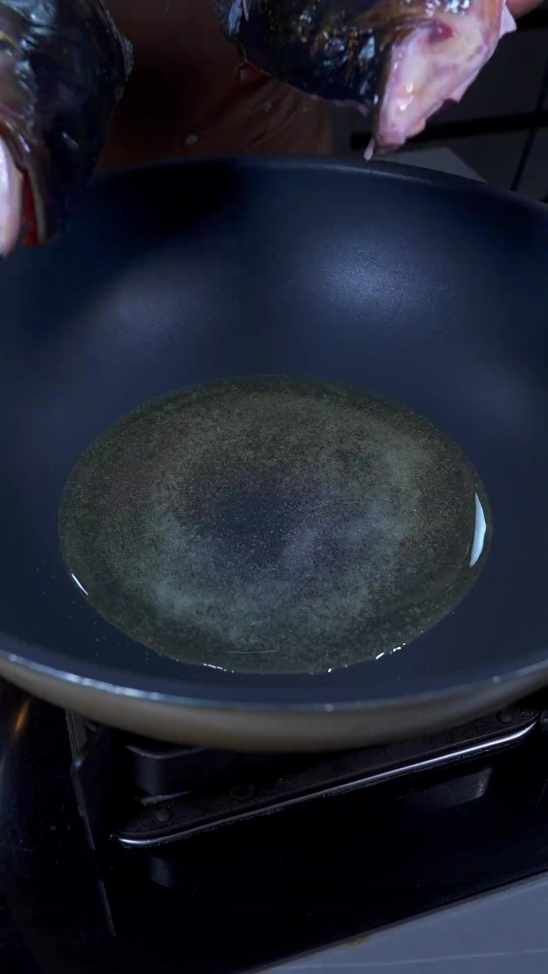 分享一个很适合秋冬天喝的天麻鱼头汤，非常的好喝～