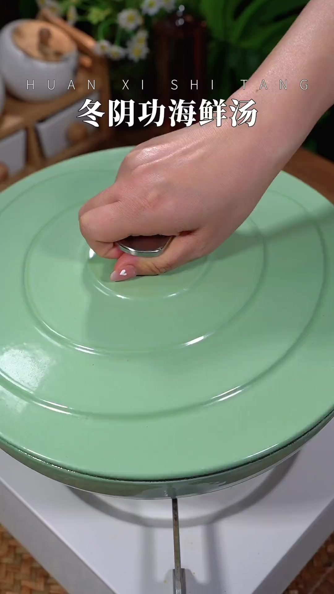 不用去外面也能吃到正宗的冬阴功海鲜汤，味儿太正了
