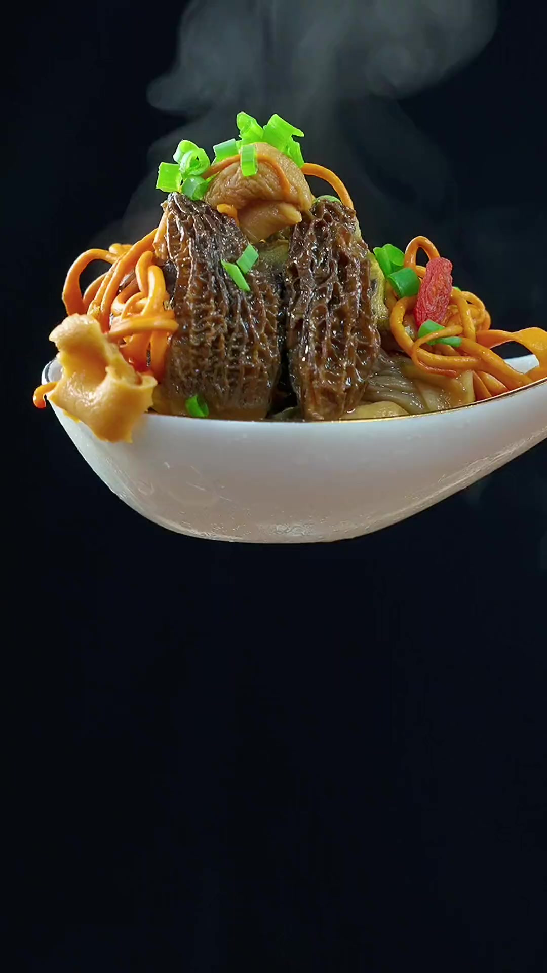 天气越来越冷，要经常给老婆炖乌鸡汤喝