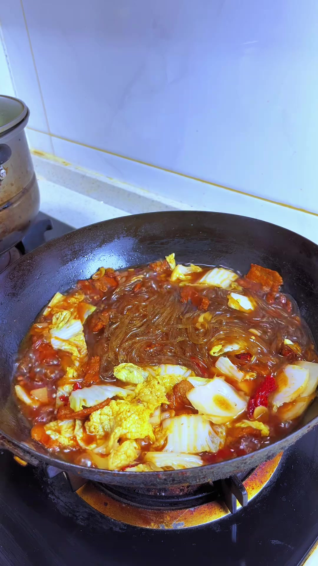 以后在家在想吃五花肉白菜炖粉条，你就跟着我这样做，太下饭了
