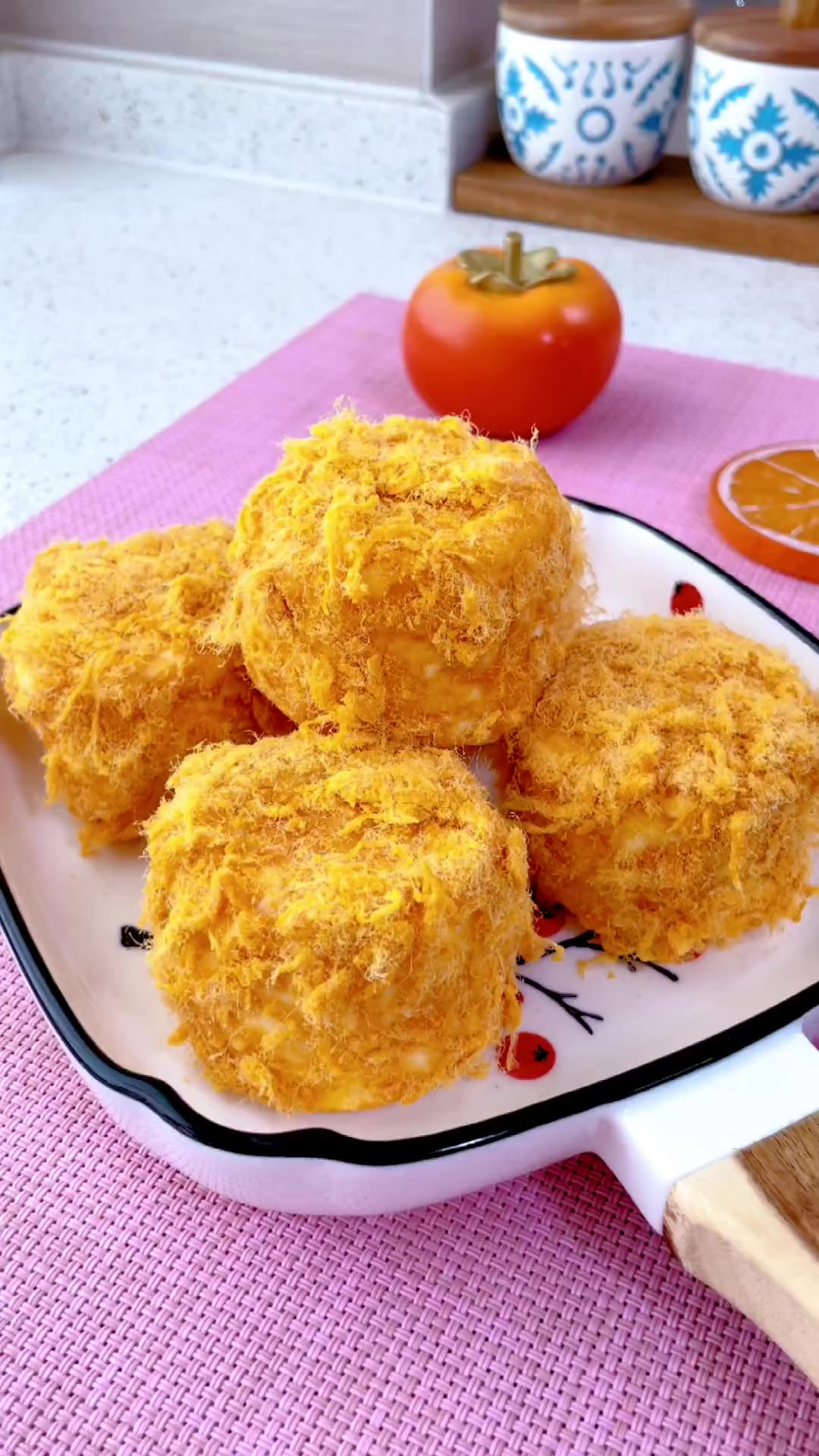 简单又好吃的肉松小贝，放假和小朋友一起做着吃吧