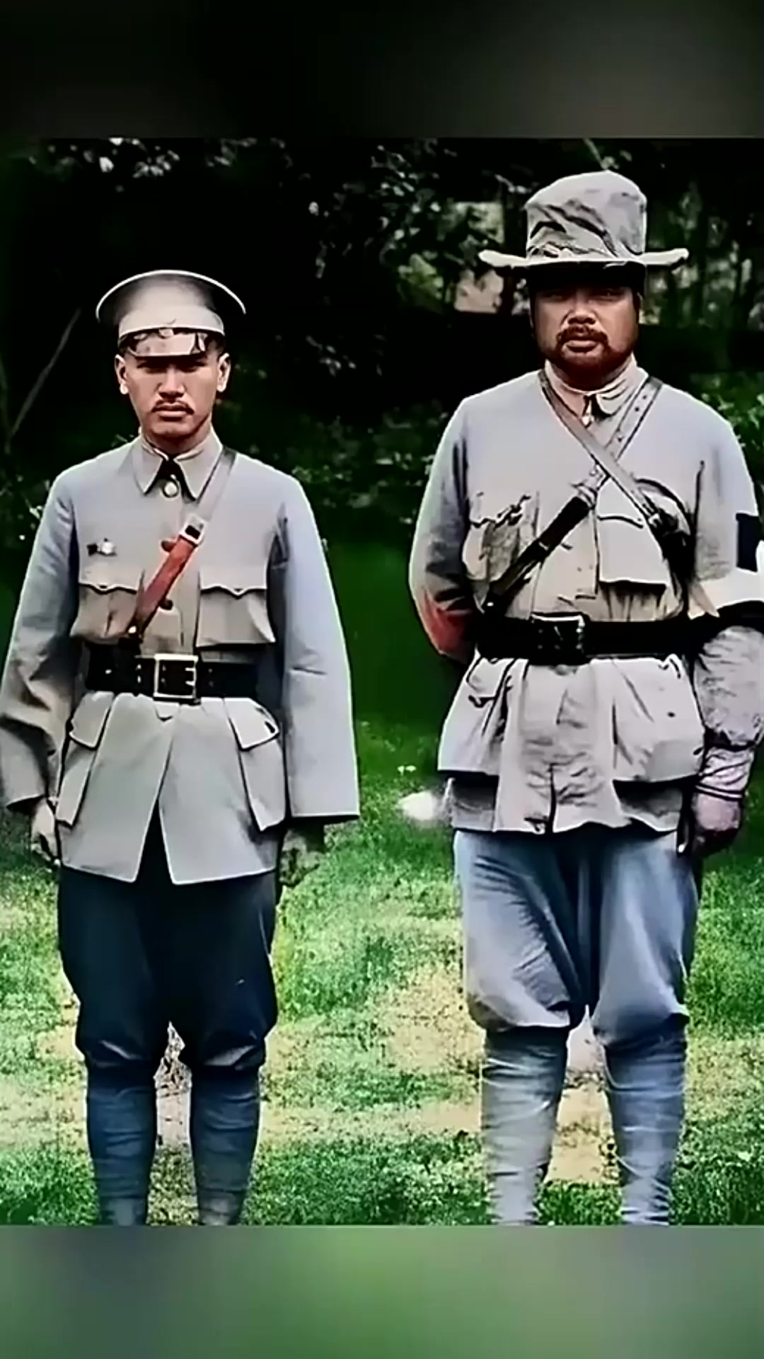 这是北伐时期蒋介石和冯玉祥,在河南留下的一张合影老照片