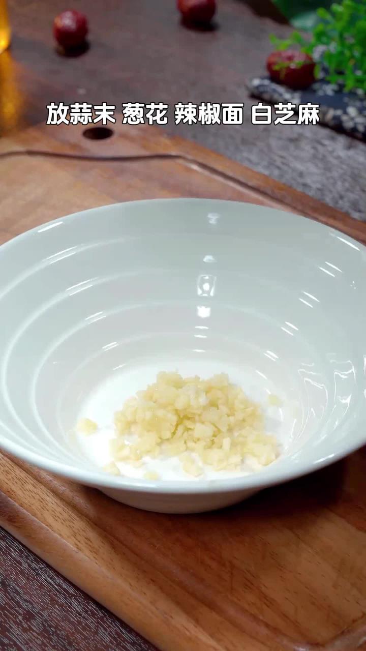 天气转凉,来碗酸汤面!一口面汤超过瘾,做法比煮泡面还简单