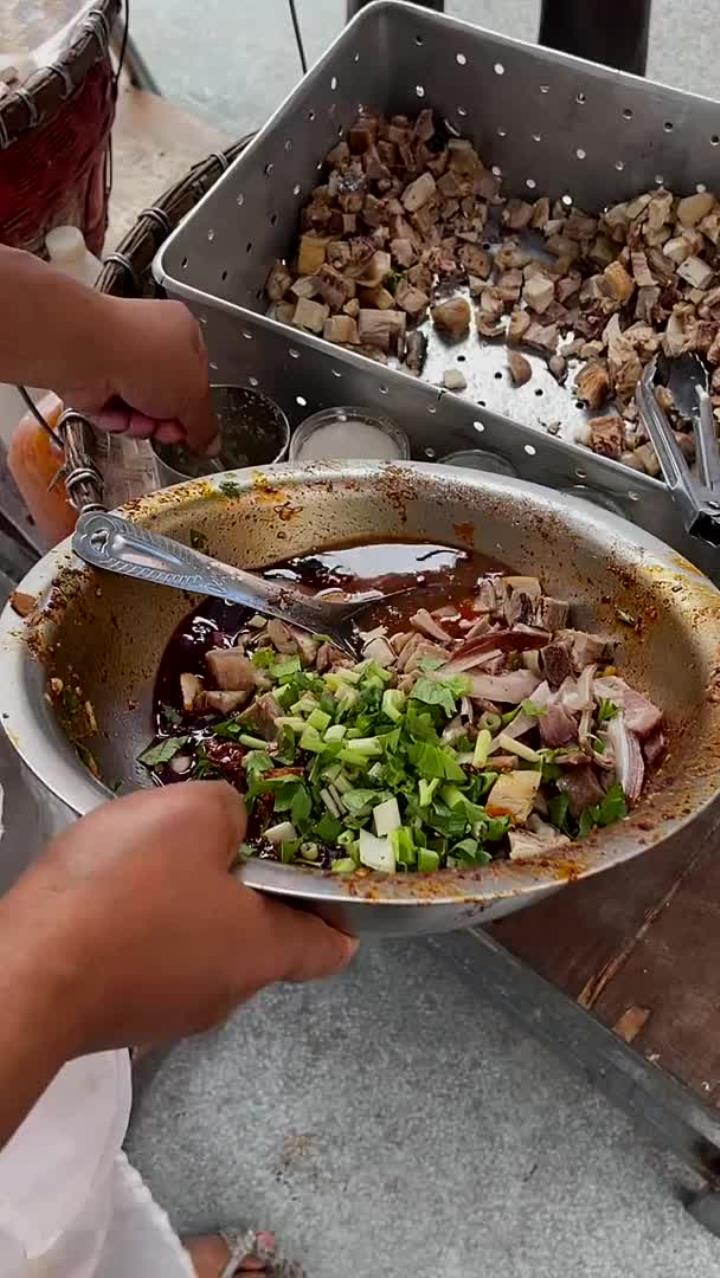四川成都温江王鸡肉,鸡肉60一斤,几十年未涨钱,调料丰富劲道