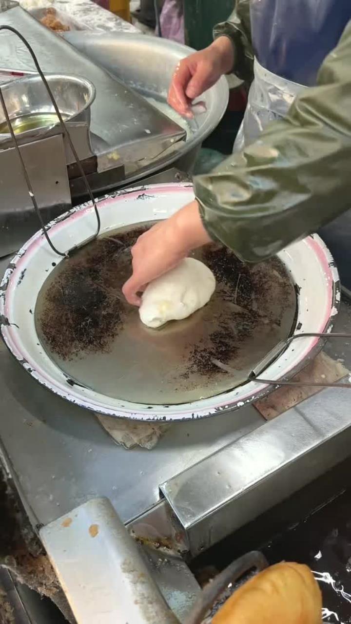 河南特色铁板葱油饼,2
