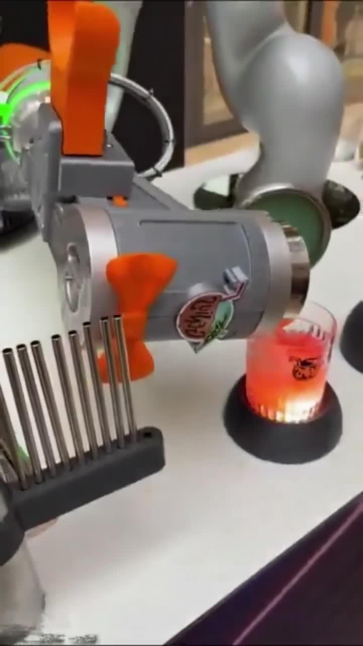 智能奶茶售卖机器人,解放双手的未来饮品体验