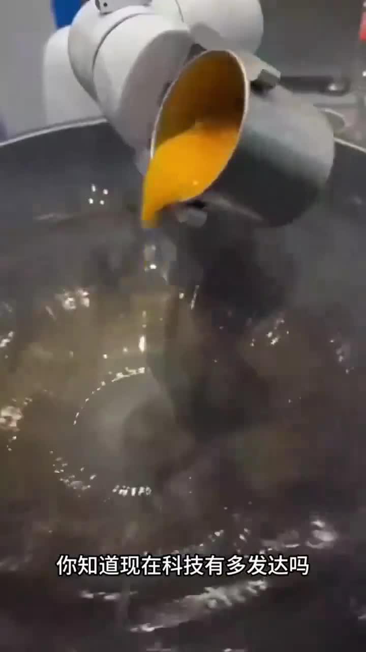 自动炒饭机让员工轻松做出美味炒饭,科技让工作更轻松!