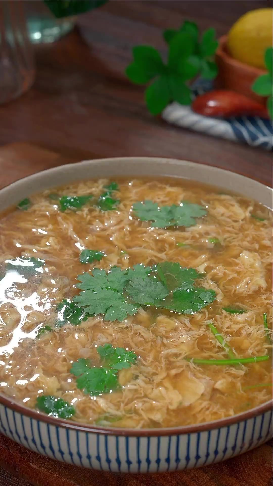 今天教你一个胡辣汤简单的做法，家里只要有锅就能学会，做法就像