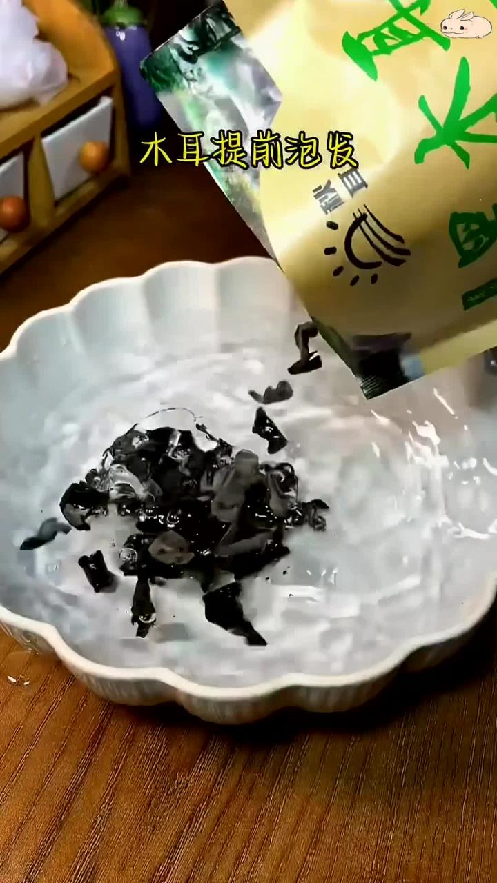 木耳炒肉太好吃了,喜欢的安排起来!