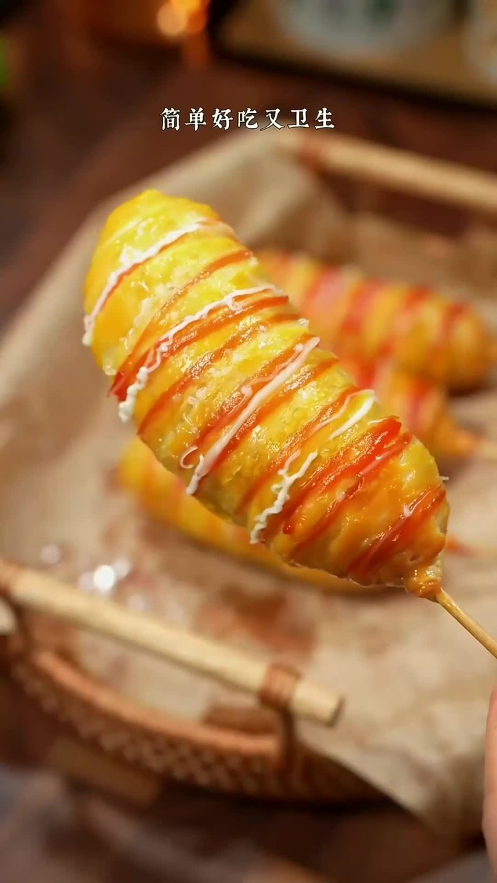 在家用手抓饼轻松做热狗酥,外脆内软美味无限!
