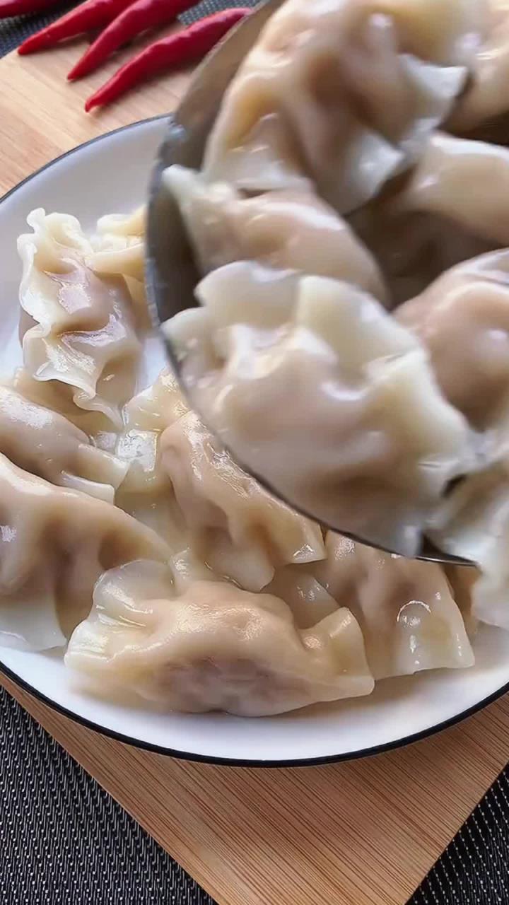 今天别忘了享受美味饺子,肉馅包包子、馄饨、肉丸也一样美味哦