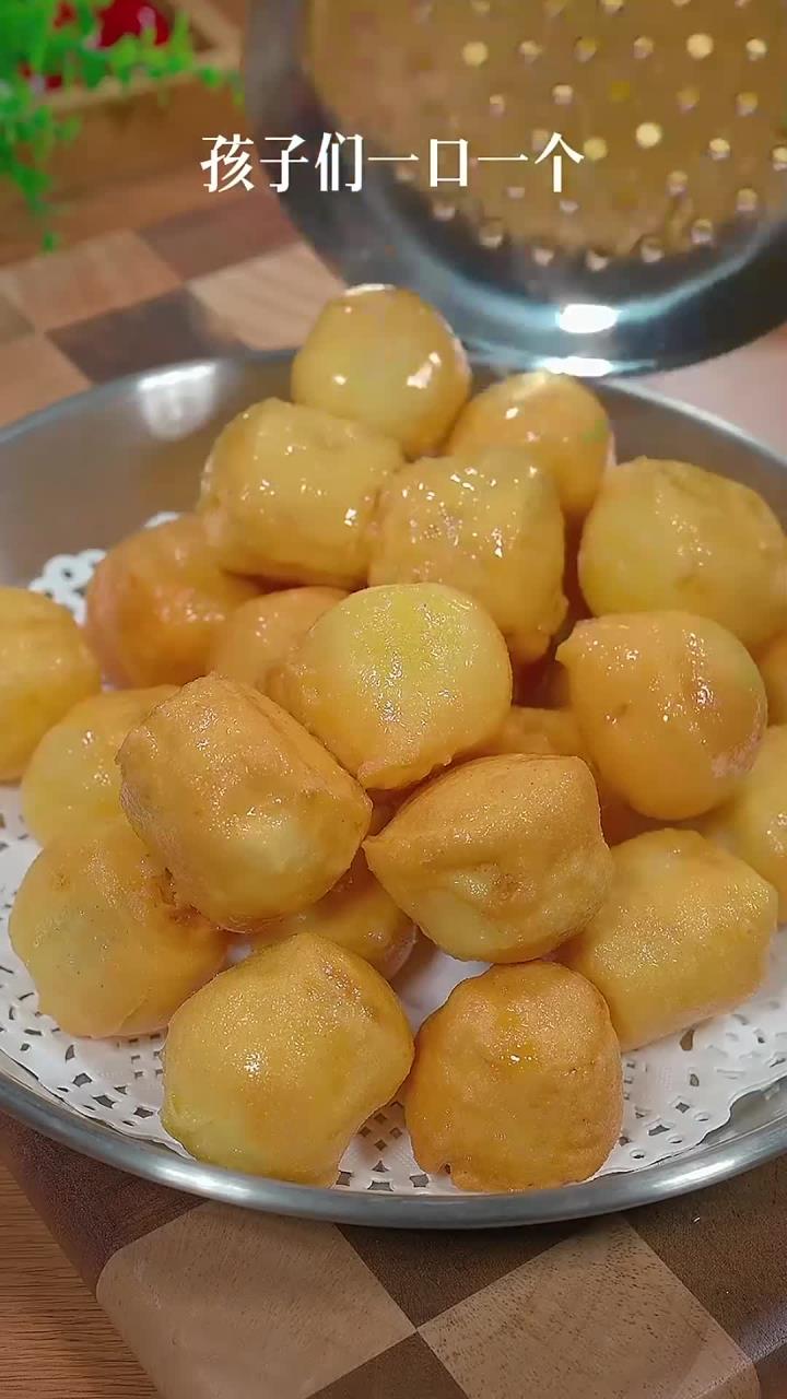 脆皮炸香蕉做法分享,邻居小孩都想吃,妈妈们赶快试试吧～