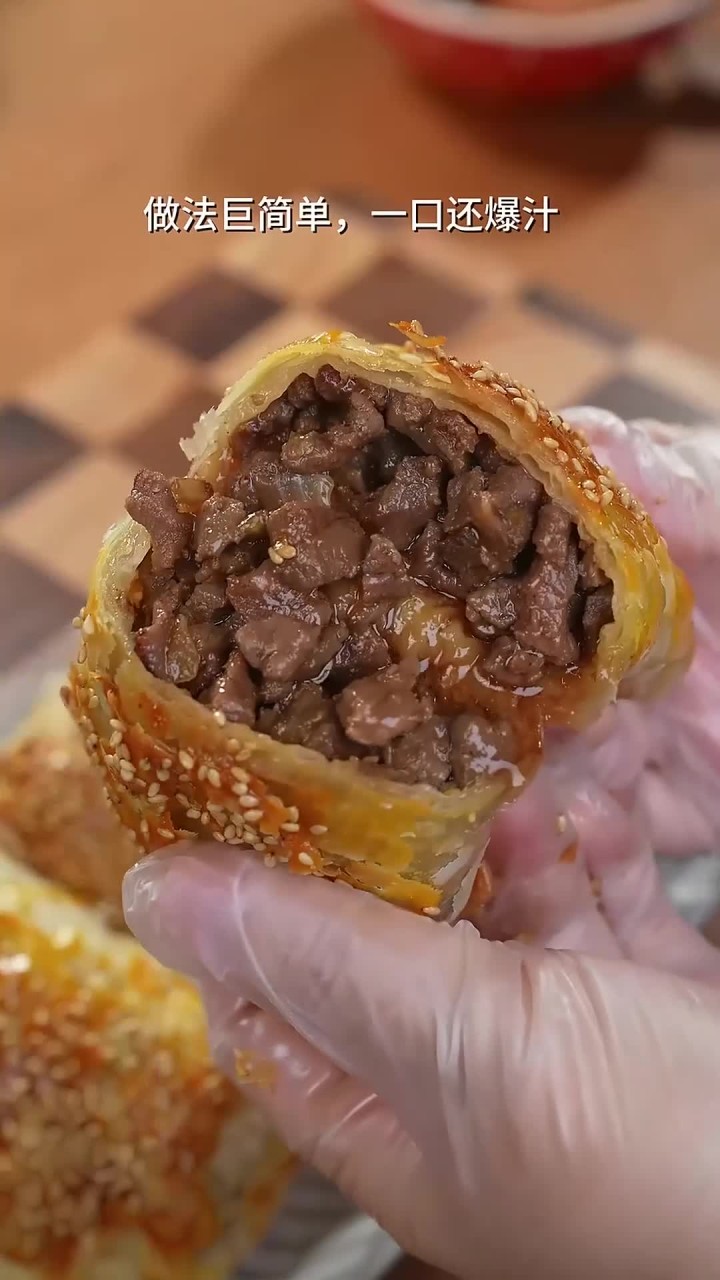 不用和面，在家也能吃到新疆的烤包子，喜欢羊肉的一定要试试