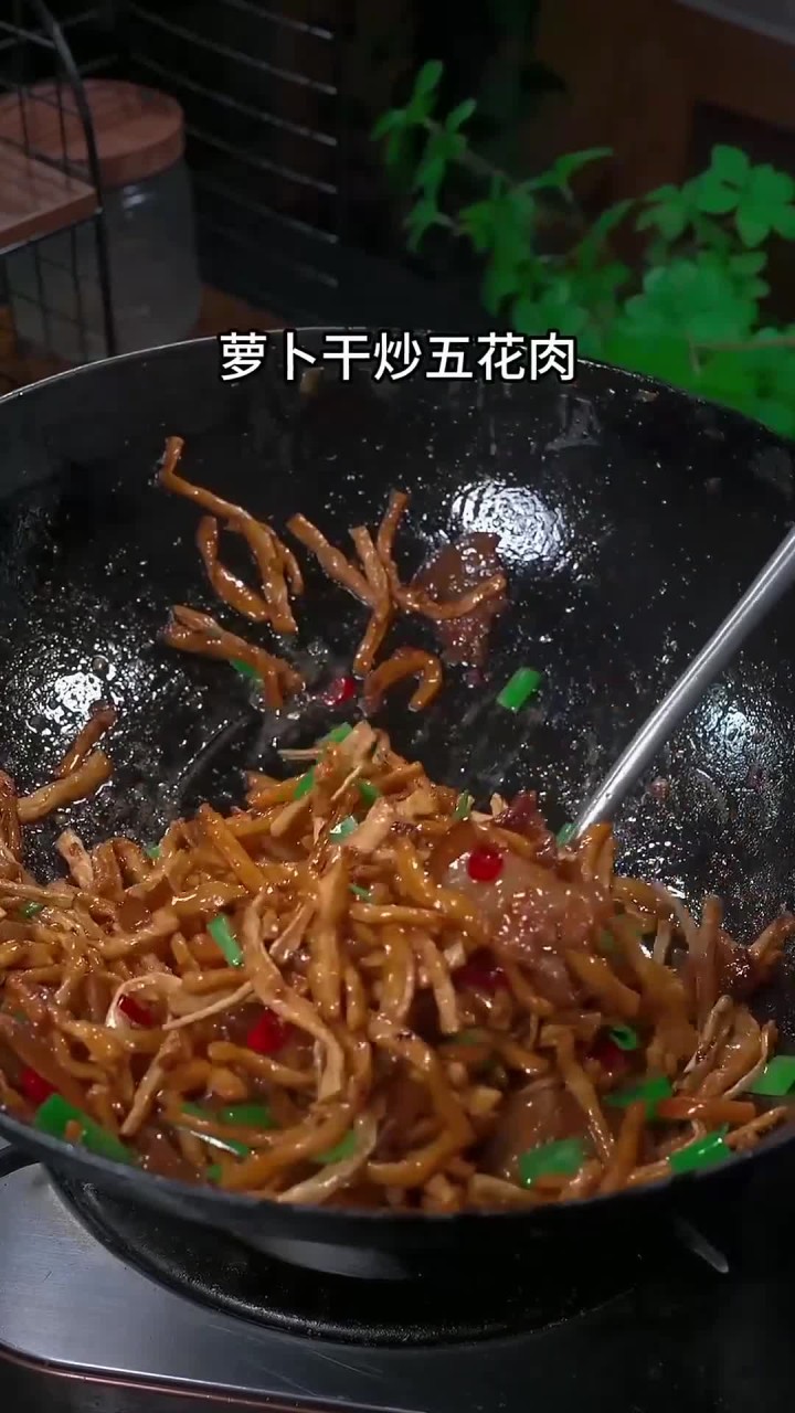 我是做梦也没有想到，萝卜干炒五花肉～既然这么好吃