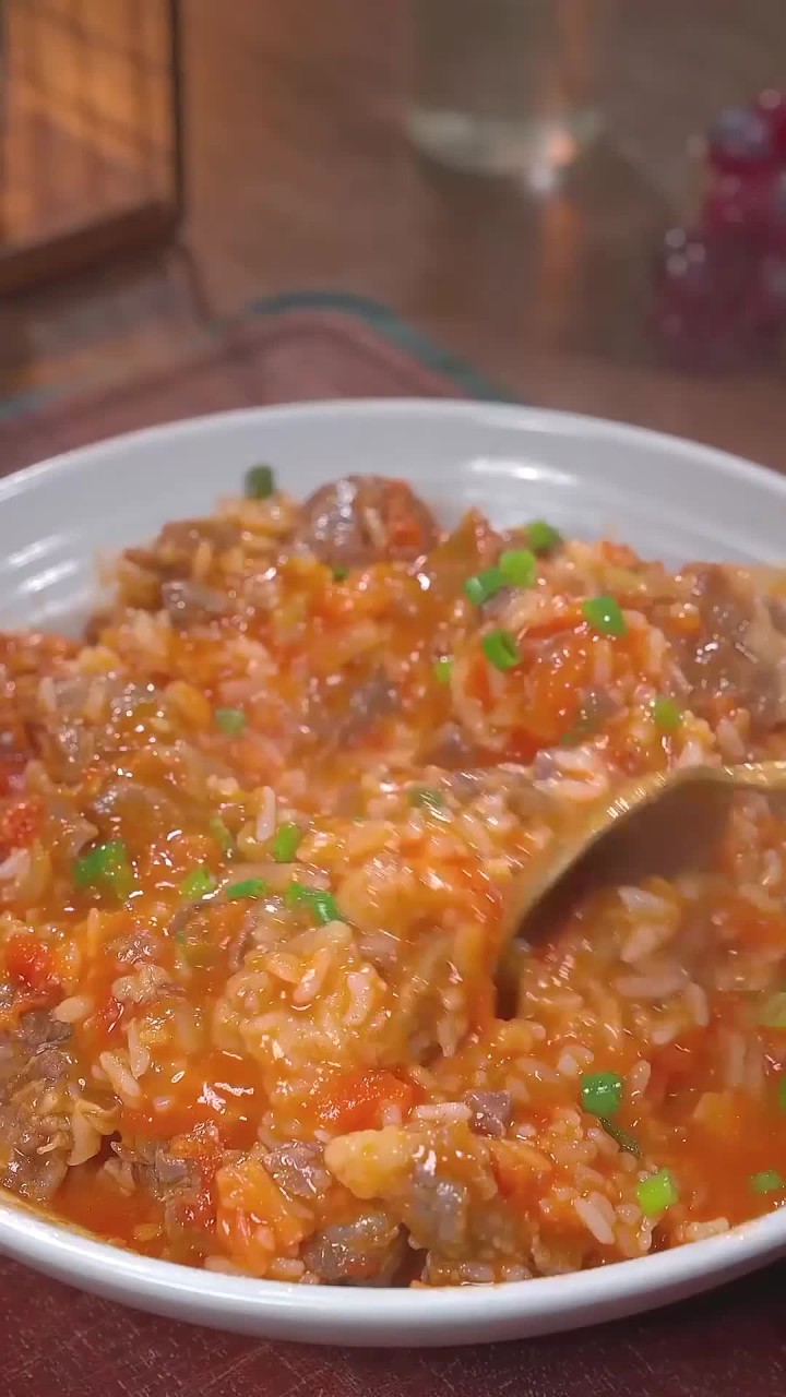 软烂酸甜的番茄炖牛腩，不腥不柴软烂又入味，大人孩子都爱吃～