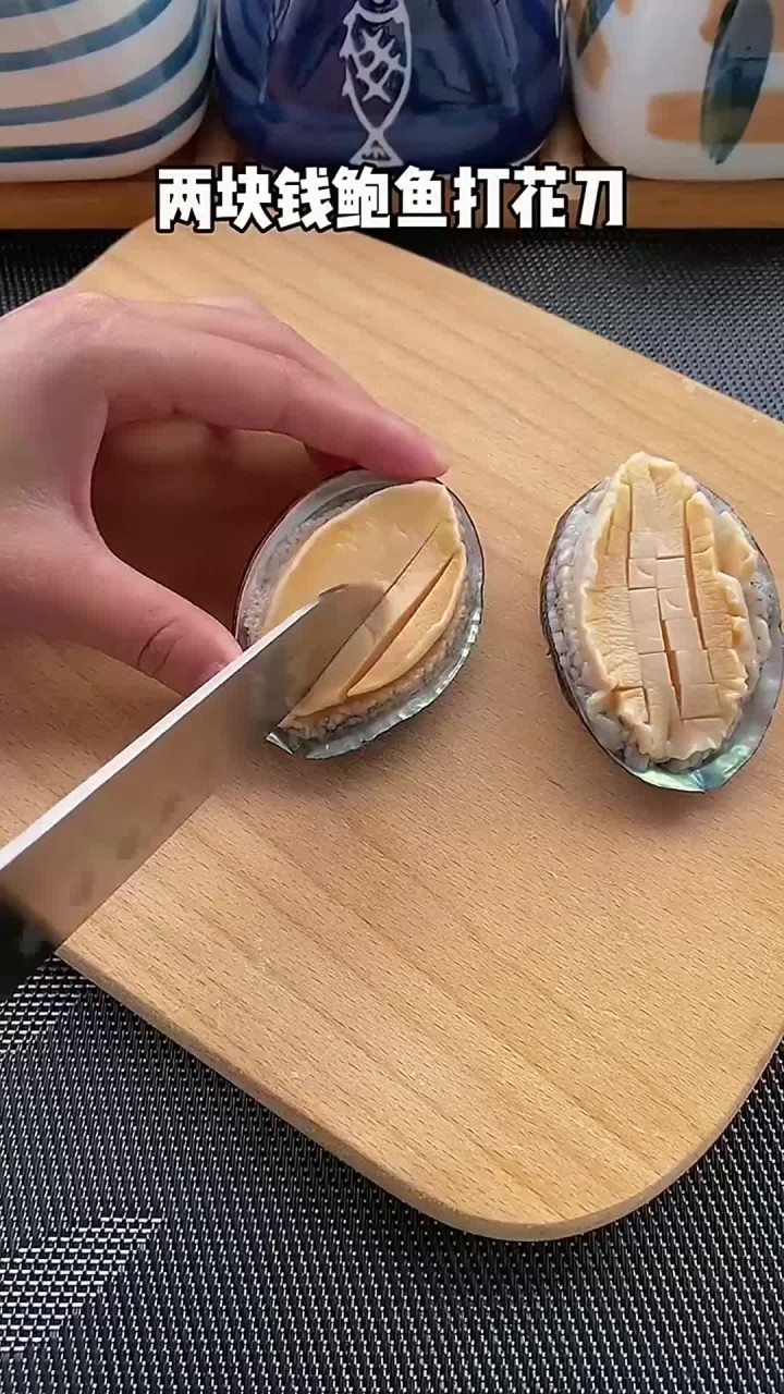 跟着黄磊老师炖的鲍鱼排骨菌菇汤,汤鲜美营养又好喝~