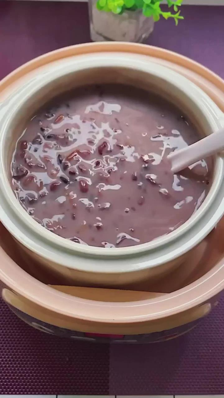 五谷杂粮粥，香甜可口又营养，享受健康美味的每一口～