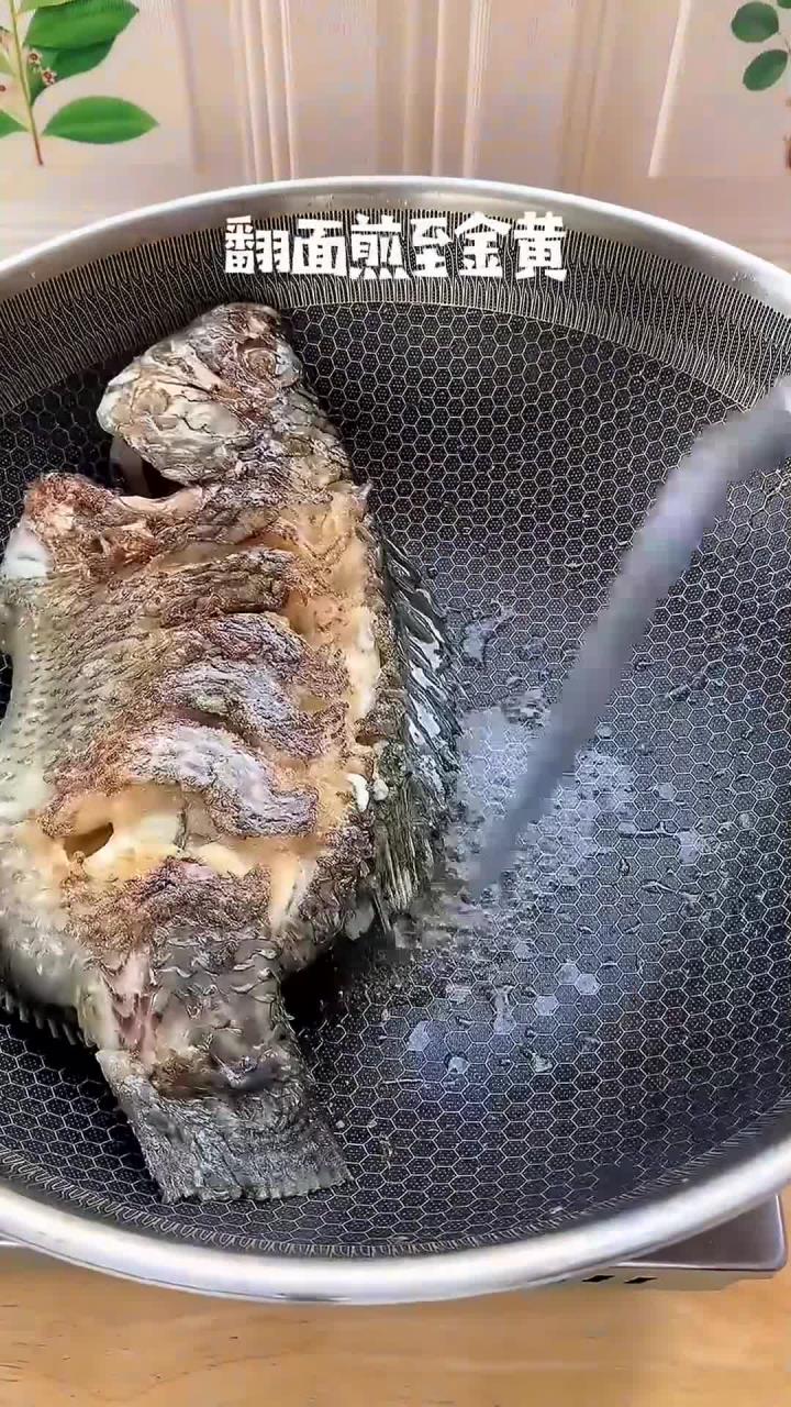 今天我做了红烧鱼,家人们都夸好吃,懒人版简单做法,厨房小白