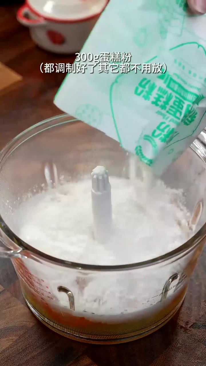 只要搅一搅就能成功的空气炸锅纸杯蛋糕,做法巨简单