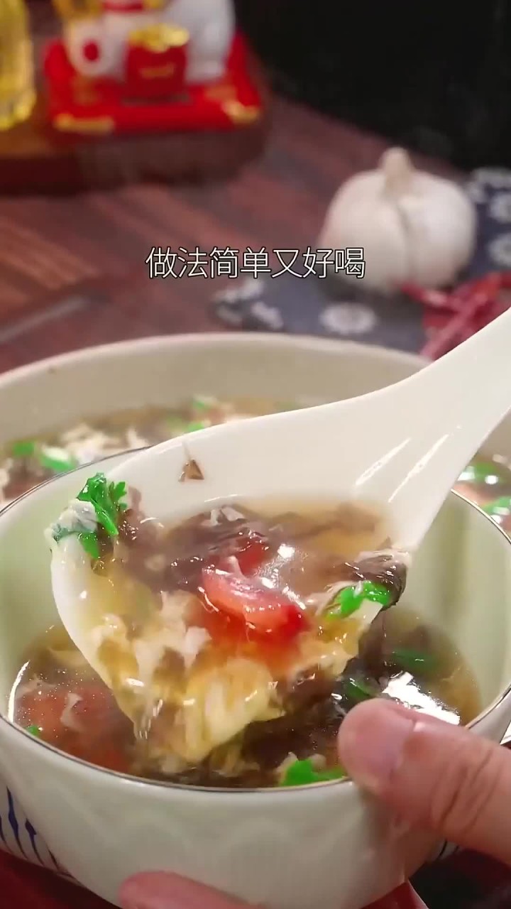 以后要是想喝紫菜汤了,你就像我这样做,做法简单又好喝