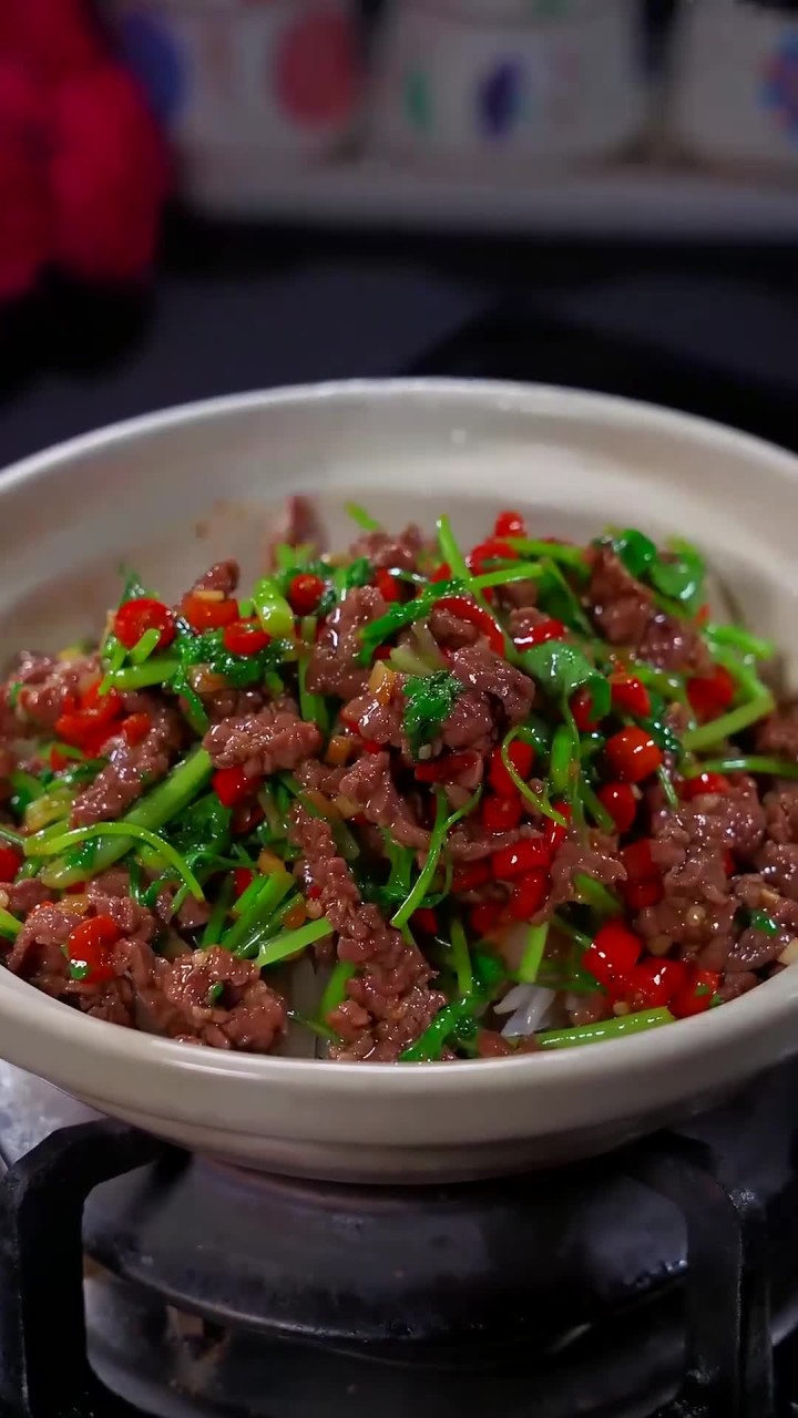 白萝卜丝的清甜爽口配上牛肉香辣下饭,这是我非常喜欢的一种做法,喜欢的家人快安排起