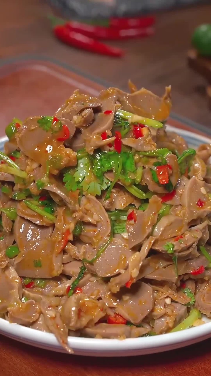 万万没想到一个普通的鸡胗居然能做成一个摘牌菜,并且桌桌必点,其实做法特别简单,今