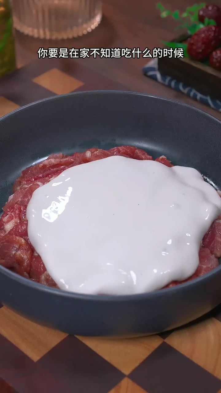 天一凉我都会给孩子做这个番茄滑肉 汤酸浓郁 肉片嫩滑好吃 拌上米饭孩子每次都吃光光