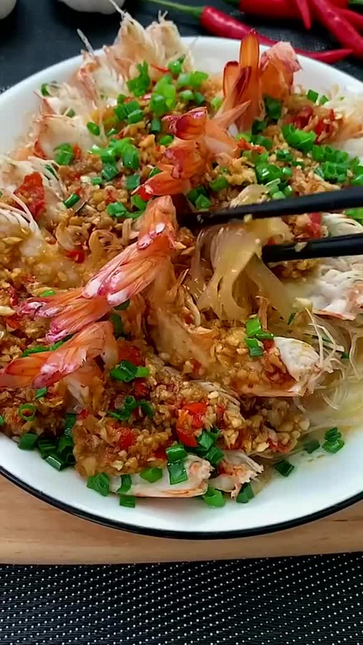 家中来客必备,粉丝蒜蓉蒸虾,简单又美味,让你引得夸赞!