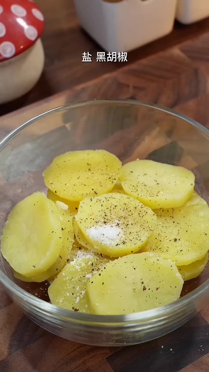 喜欢吃土豆的一定不要错过的土豆泥芝士培根卷,简直好吃到爆