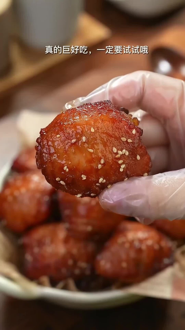 没想到鸡翅包上米饭,竟然这么好吃,喜欢吃鸡翅的一定要试试哦