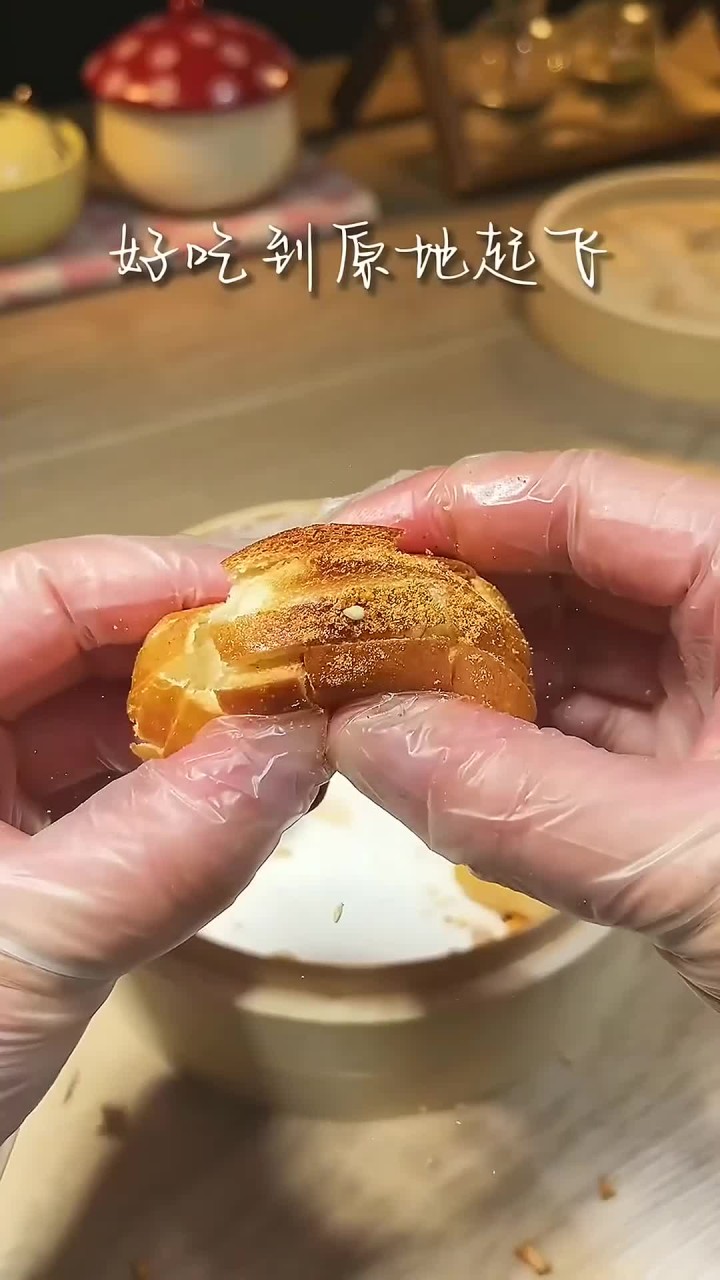 馒头你们都怎么做呀!馋了好久的烧烤小馒头,用空气炸锅烤馒头太棒了!嘎嘣脆太好吃了