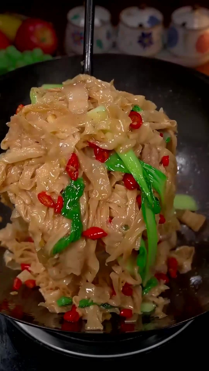 百吃不厌的豆皮,加青菜炒出来爽口又下饭,太香了