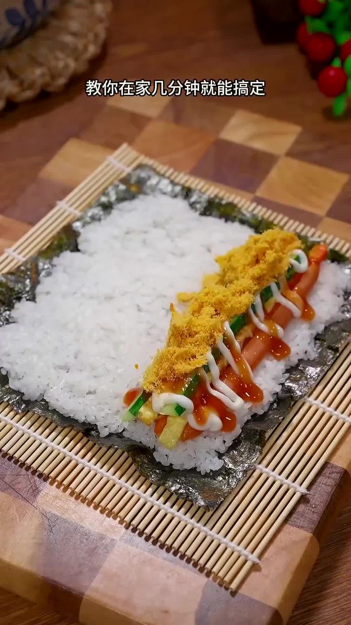 孩子说想吃寿司,教你在家几分钟就能搞定,比买的还好吃,干净又卫生～